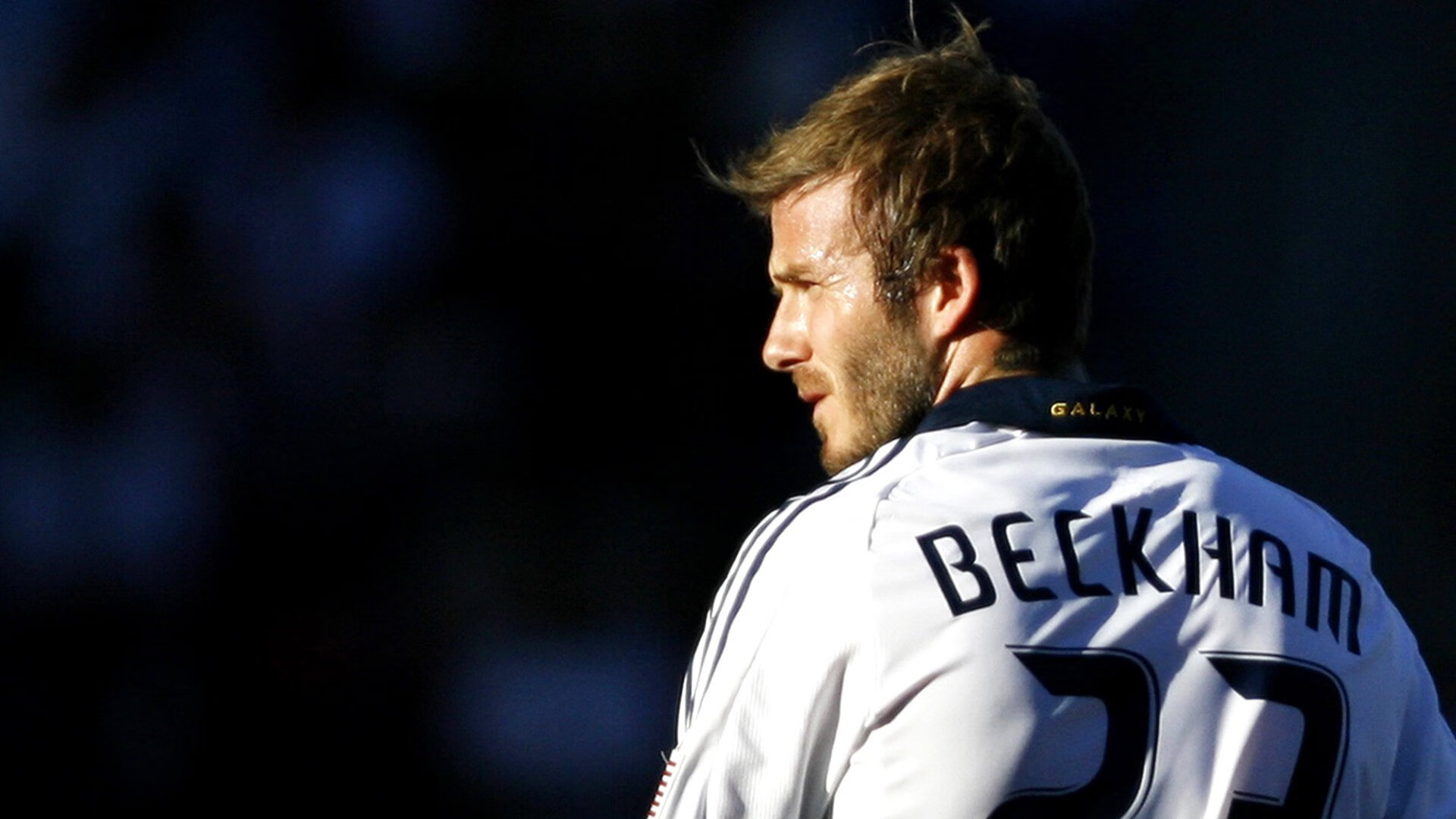 小型飞碟狙击竞技，精准射击的技术比拼，微型飞碟