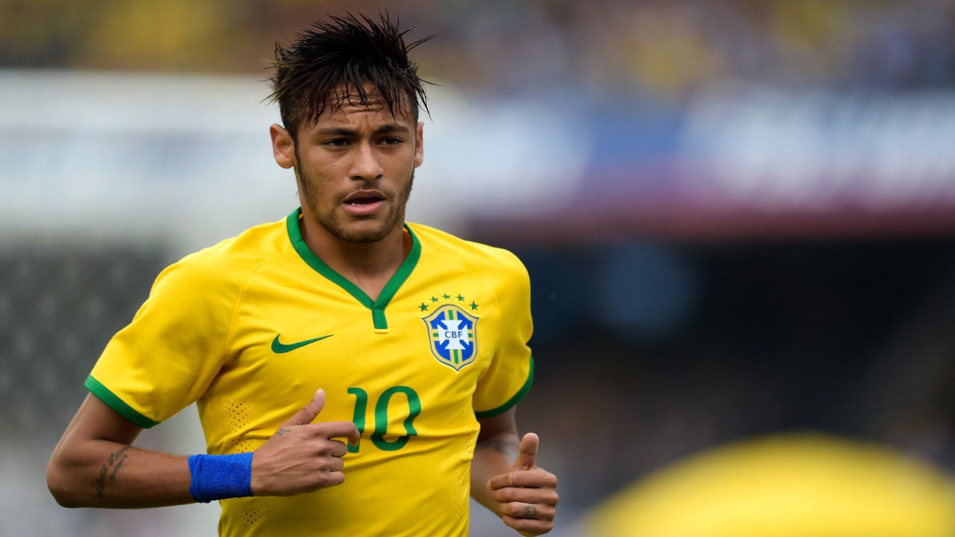 未来十年中国足球基础设施投资持续增长,硬件设施迎新高,中国足球产业规模